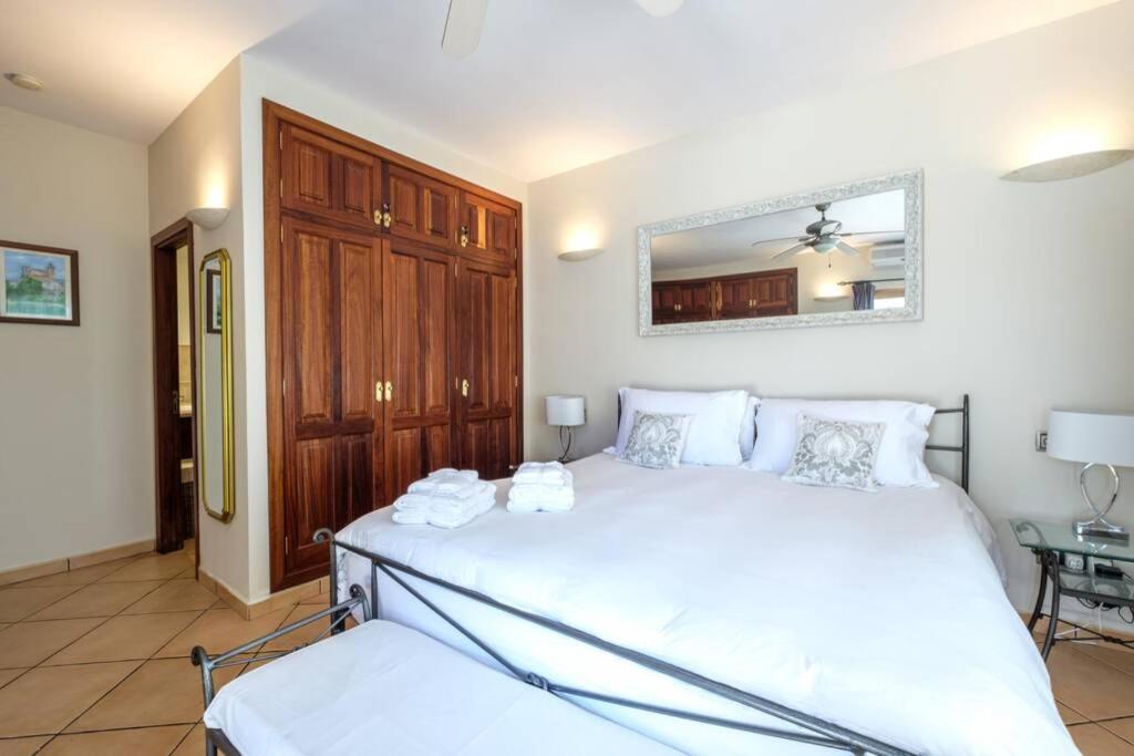 Villa Marpessa In Portals Nous With Pool Portals Nous (Mallorca)